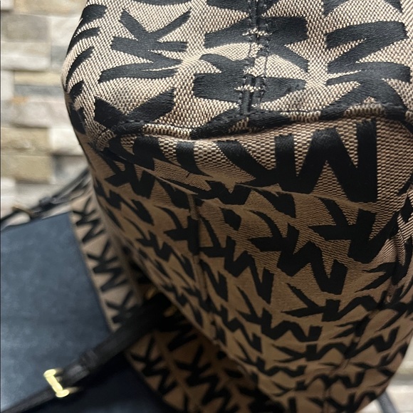 Michael Kors Signature Black and Brown Tote - Picture 13 of 14
